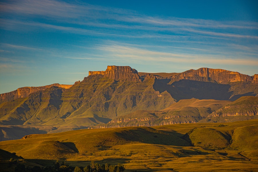 Read more about the article The Drakensberg | South Africa’s highest Mountain Range